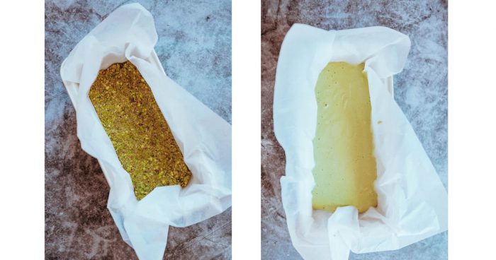 Korpus a náplň pistáciového raw dortu - Korpus a náplň nepečeného dortu. Stačí rozmixovat pistácie s dalšími surovinami.