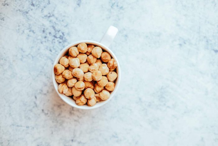 Loupaná lísková jádra jsou vhodná pro všechny milovníky „lískáčů", kteří preferují jádra bez jejich přirozené hnědé slupky.